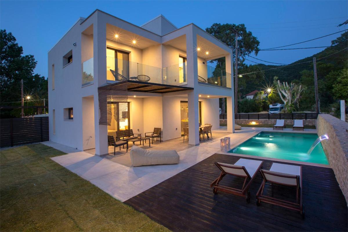 Seascape Villas Vassiliki - Beachfront Villas Exterior foto